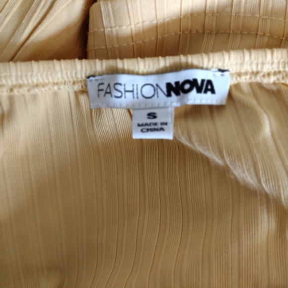 Fashion Nova Twist Tie Front Ribbed Cropped Blouse Butterscotch Yellow Small - Picture 7 of 7